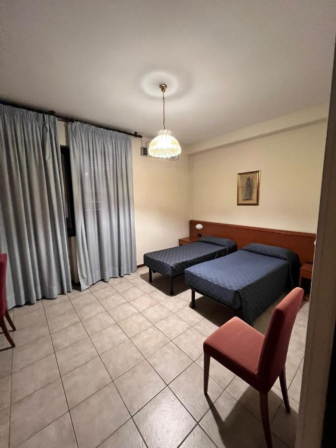Albignasego Hotel Colonna מראה חיצוני תמונה